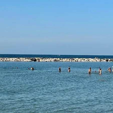 Πανσιόν La Casa Dei Nonni Al Mare